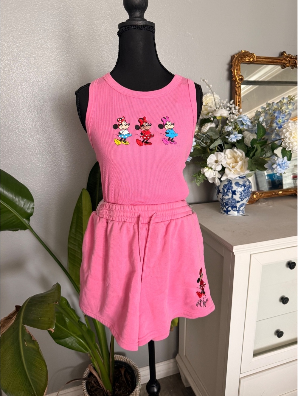 Disney Minnie Mouse tank top and short set - pink NWT